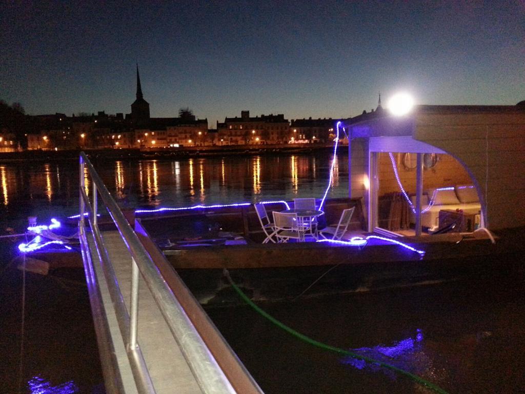 Different Holidays Saumur Ngoại thất bức ảnh